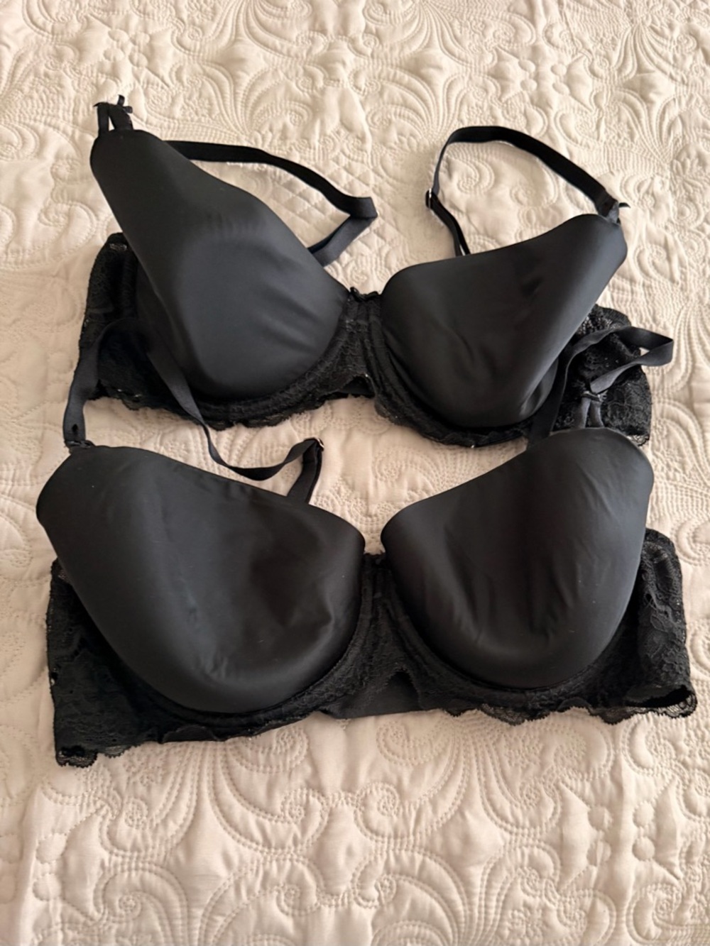 Donna Karan Black Lace Underwire Bra Duo